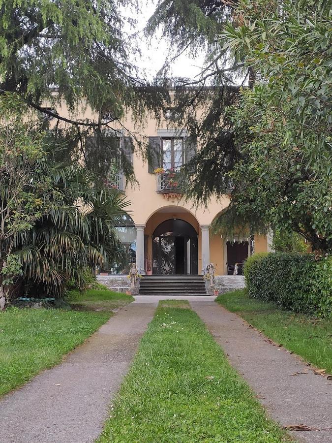Villa Riva Lago - Apartment With Parking Тавернола Бергамаска Екстериор снимка