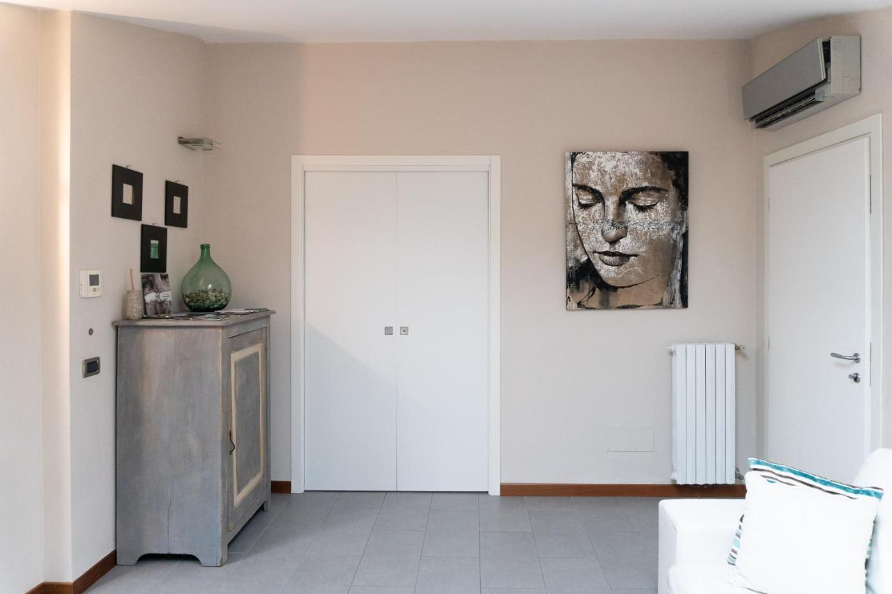 Villa Riva Lago - Apartment With Parking Тавернола Бергамаска Екстериор снимка